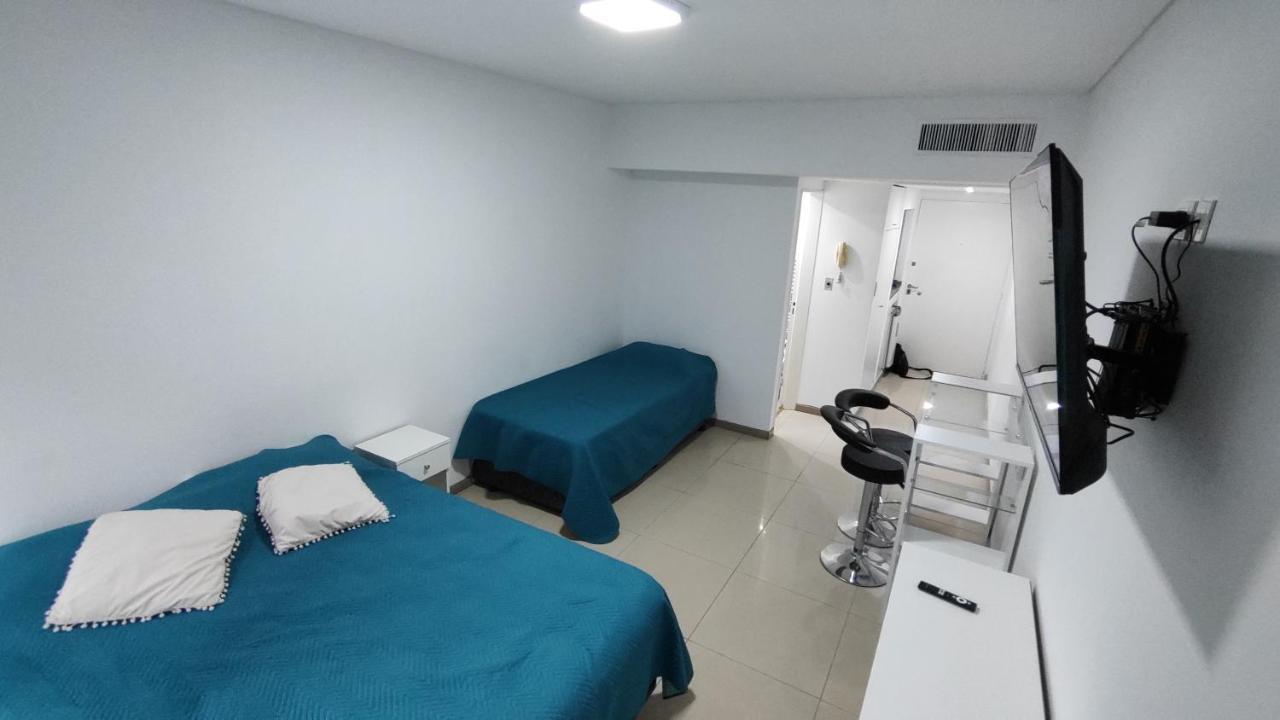 Appartamento Depto. Corrientes 820, A Metros Del Obelisco Buenos Aires Esterno foto